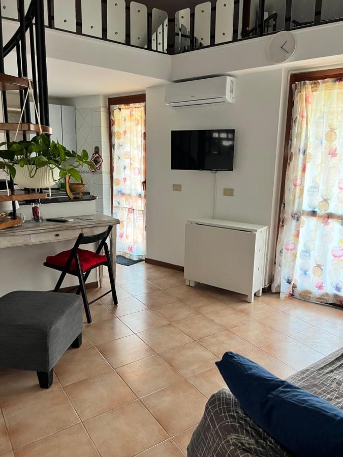 Mansardina A Pochi Passi Da Roma Apartment Morlupo Exterior foto